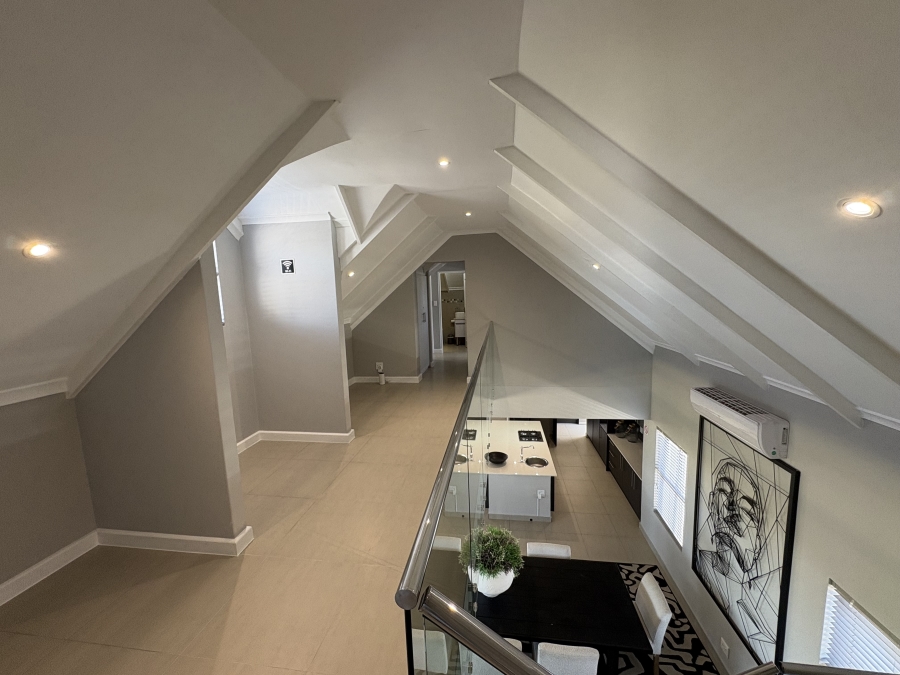 4 Bedroom Property for Sale in Grotto Bay Western Cape